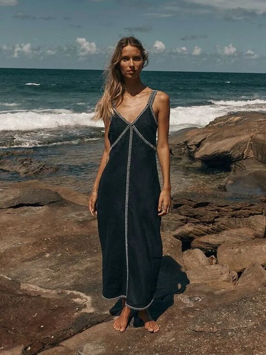 DISSH Dresses & Skirts - DISSH Bella Maxi Dress Black Stich Contrast V Neck